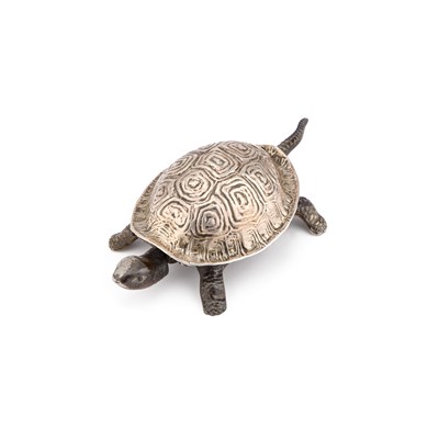 Lot 691 - AN EDWARDIAN SILVER NOVELTY TABLE BELL