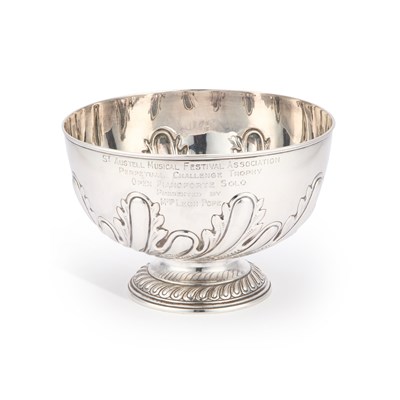 Lot 745 - A LARGE VICTORIAN SILVER PUNCH BOWL