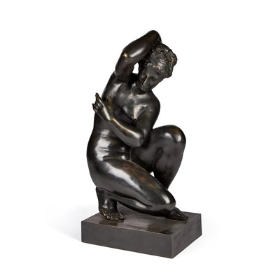 Lot 355 - AN ITALIAN BRONZE FIGURE OF THE CROUCHING VENUS