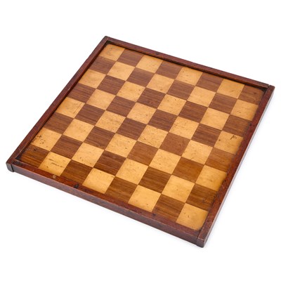 Lot 478 - A 19TH CENTURY ROSEWOOD AND SYCAMORE CHESSBOARD