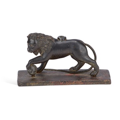 Lot 359 - A BRONZE LAMP
