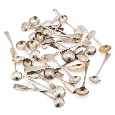 Lot 258 - A COLLECTION OF GEORGIAN AND LATER SILVER SALT AND MUSTARD SPOONS