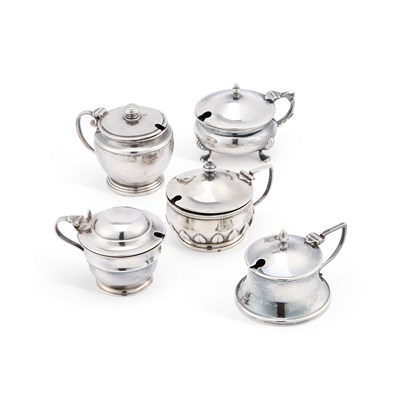 Lot 256 - A GROUP OF FIVE SILVER MUSTARD POTS