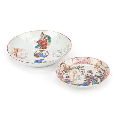Lot 75 - A CHINESE FAMILLE ROSE PORCELAIN SAUCER