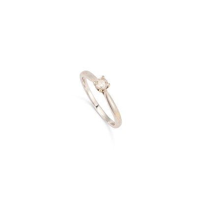 Lot 477 - A 9 CARAT WHITE GOLD SOLITAIRE DIAMOND RING