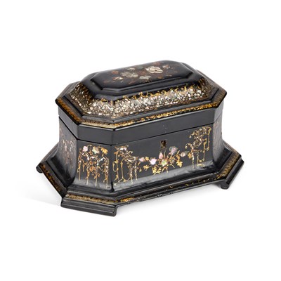 Lot 562 - A VICTORIAN PAPIER-MACHE TEA CADDY