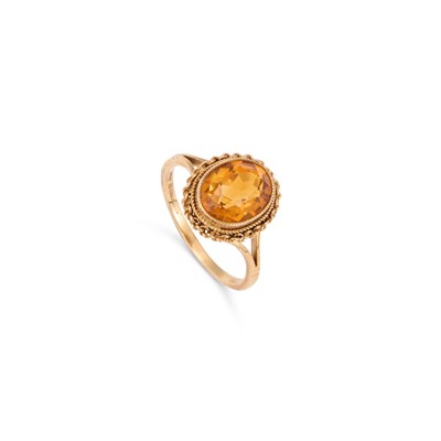 Lot 518 - A 9 CARAT GOLD CITRINE RING