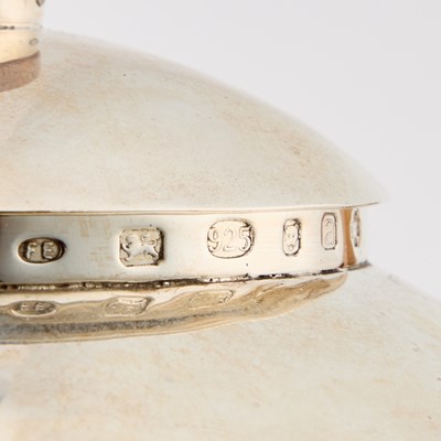 Lot 274 - AN ELIZABETH II SILVER TEAPOT