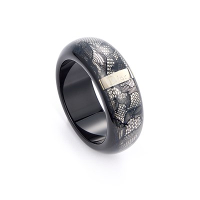 Lot 465 - CHRISTIAN DIOR , AN ACRYLIC BANGLE