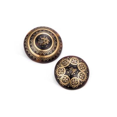 Lot 586 - TWO VICTORIAN TORTOISESHELL AND PIQUÉ WORK BROOCHES
