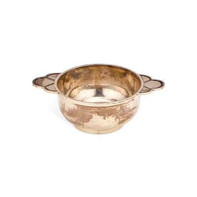 Lot 342 - A GEORGE V SILVER TWO-HANDLED BOWL