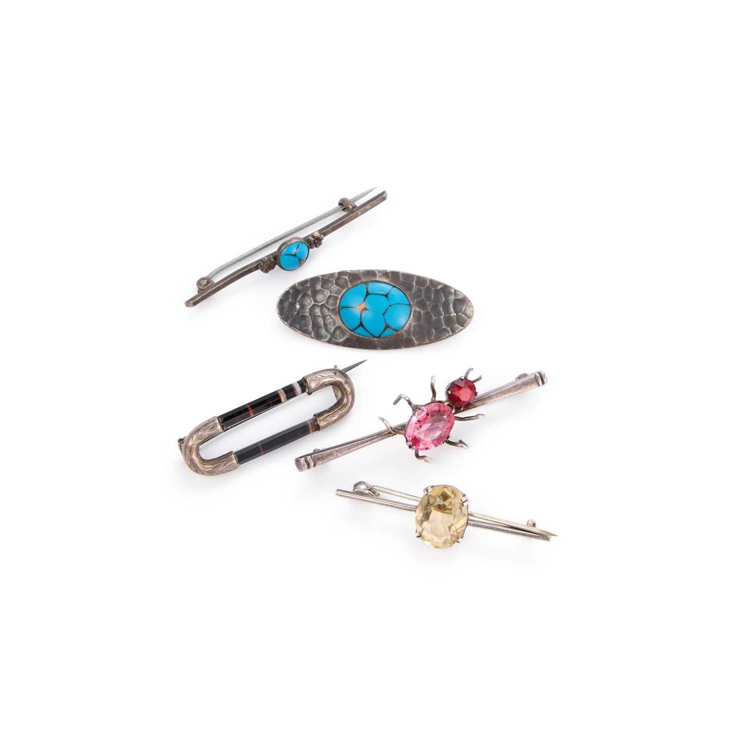 Lot 587 - A GROUP OF FIVE BROOCHES