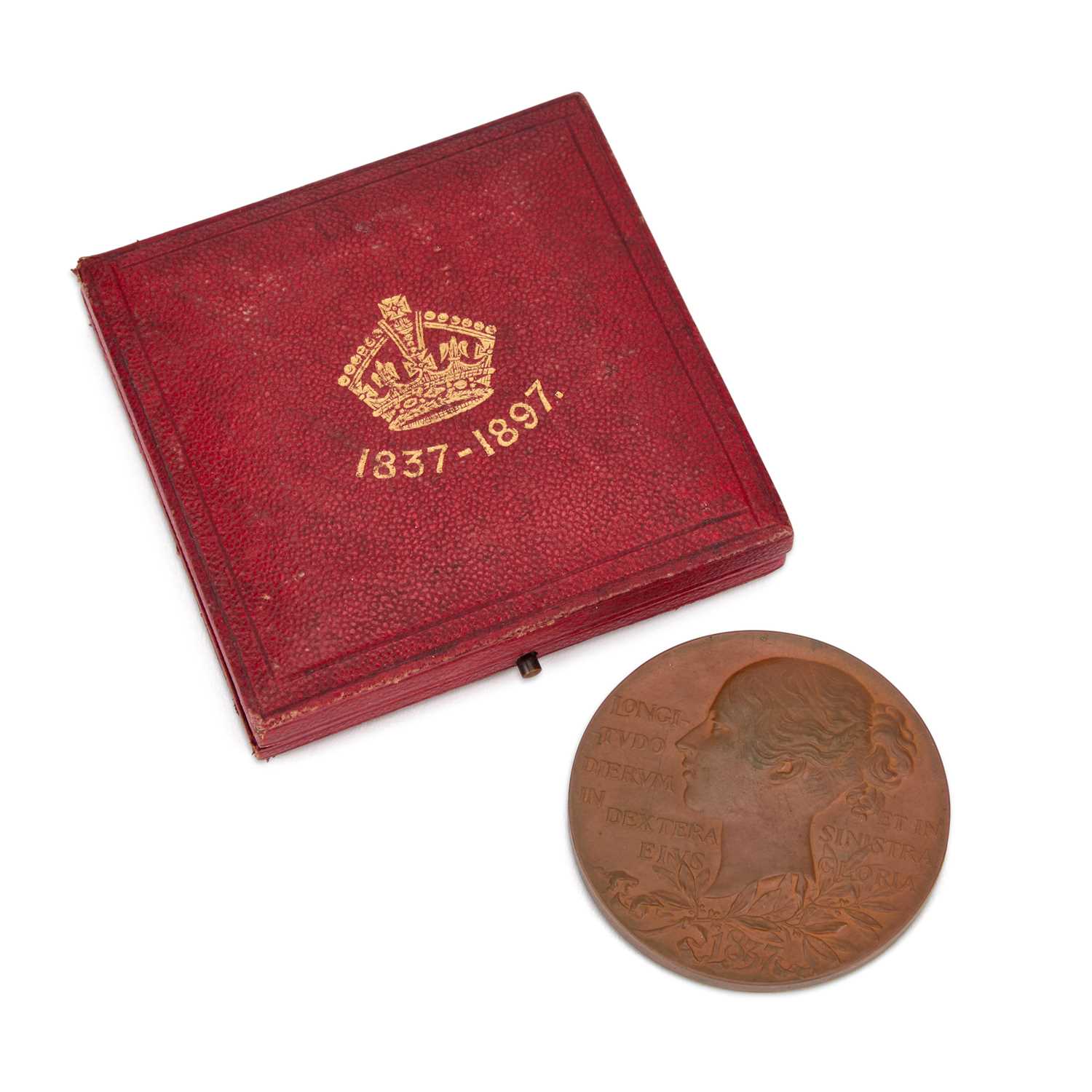 Lot 22 - A QUEEN VICTORIA 1897 DIAMOND JUBILEE BRONZE MEDAL