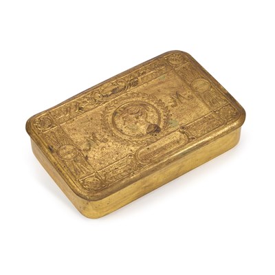 Lot 27 - A FIRST WORLD WAR PRINCESS MARY CHRISTMAS 1914 TIN