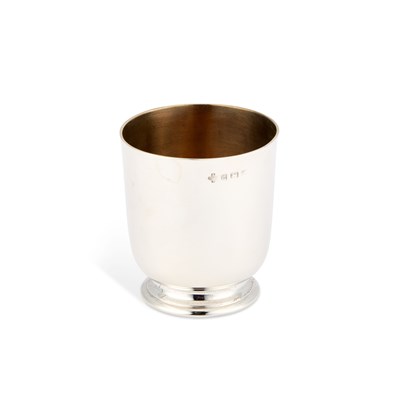 Lot 285 - A GEORGE V SILVER BEAKER