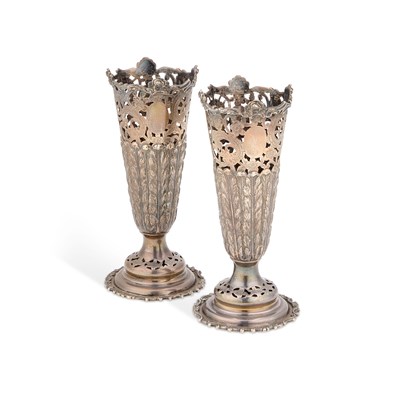 Lot 290 - A PAIR OF EDWARDIAN SILVER VASES