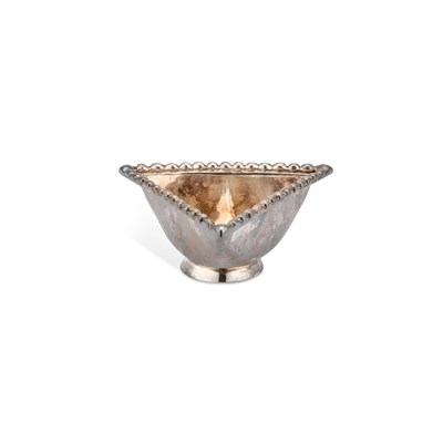 Lot 247 - A GEORGE V SCOTTISH SILVER DISH
