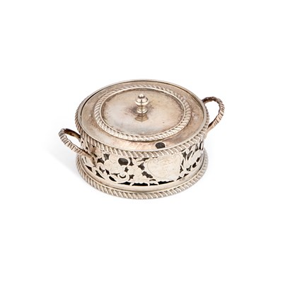 Lot 372 - A VICTORIAN SILVER BUTTER DISH