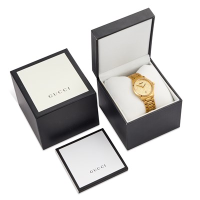 Lot 449 - A GENTS GOLD PLATED GUCCI BRACELET WATCH