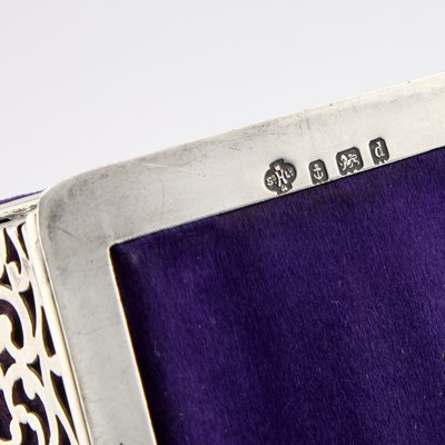 Lot 323 - AN EDWARDIAN SILVER JEWELLERY BOX