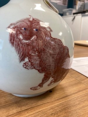 Lot 72 - A LARGE CHINESE UNDERGLAZE COPPER-RED DECORATED BOTTLE VASE