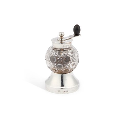Lot 371 - A VICTORIAN SILVER AND CUT-GLASS PEPPER GRINDER