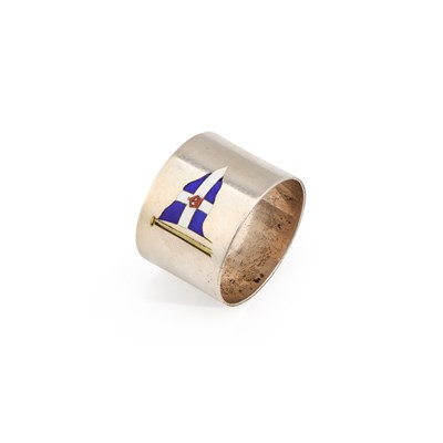 Lot 339 - AN EDWARDIAN SILVER AND ENAMEL NAPKIN RING
