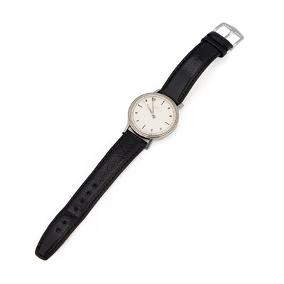 Lot 375 - A GENTS STEEL BULOVA ACCUTRON STRAP WATCH