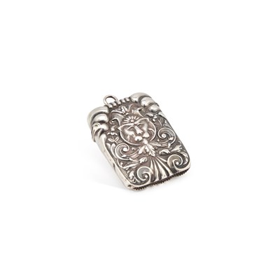 Lot 377 - A VICTORIAN SILVER VESTA CASE