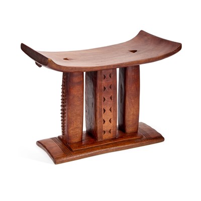 Lot 533 - AN ASHANTI STOOL