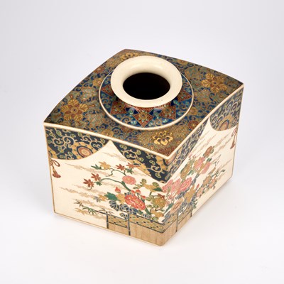 Lot 71 - A LARGE JAPANESE IMPERIAL SATSUMA VASE