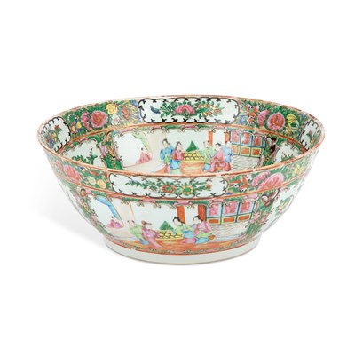 Lot 73 - A CHINESE FAMILLE ROSE BOWL