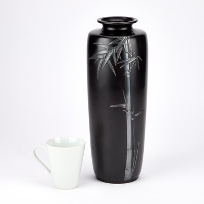 Lot 117 - A FINE JAPANESE SILVER-ONLAID BRONZE VASE