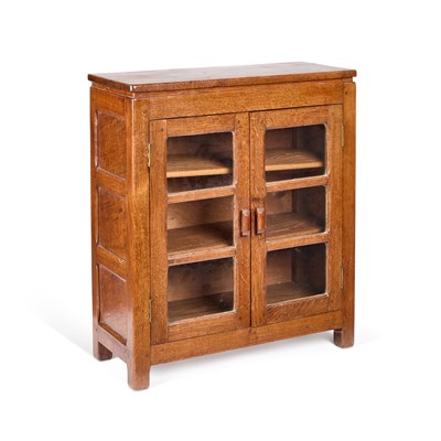 Lot 861 - A SMALL ARTS AND CRAFTS OAK BOOKCASE
