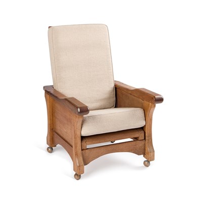 Lot 820 - AN ARTS AND CRAFTS OAK RECLINING ARMCHAIR