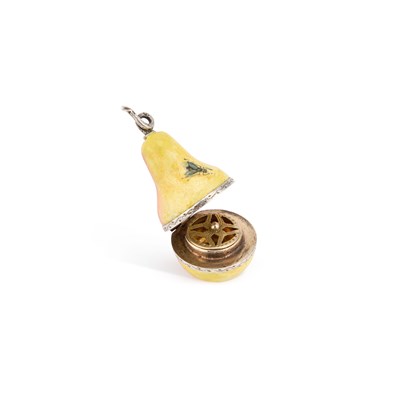 Lot 685 - A VIENNESE SILVER AND ENAMEL VINAIGRETTE