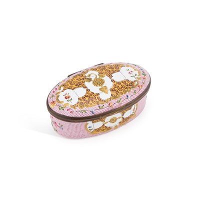 Lot 690 - A BILSTON ENAMEL SNUFF BOX