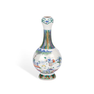 Lot 115 - A CHINESE PORCELAIN VASE