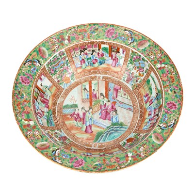 Lot 81 - A CHINESE FAMILLE ROSE PORCELAIN BOWL