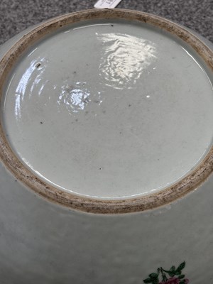 Lot 81 - A CHINESE FAMILLE ROSE PORCELAIN BOWL