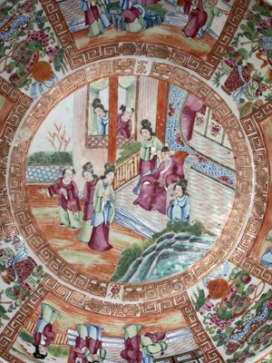 Lot 81 - A CHINESE FAMILLE ROSE PORCELAIN BOWL