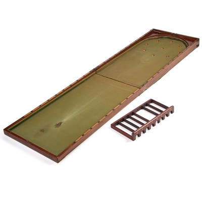 Lot 831 - AN EARLY 20TH CENTURY MAHOGANY BAGATELLE BOARD