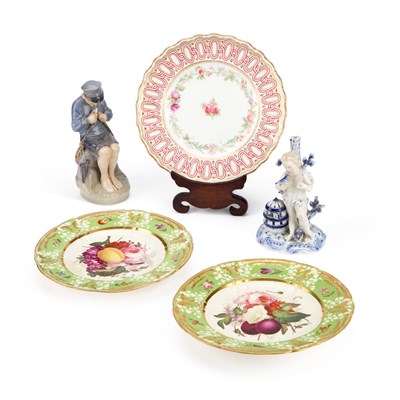 Lot 60 - A GROUP OF CERAMICS