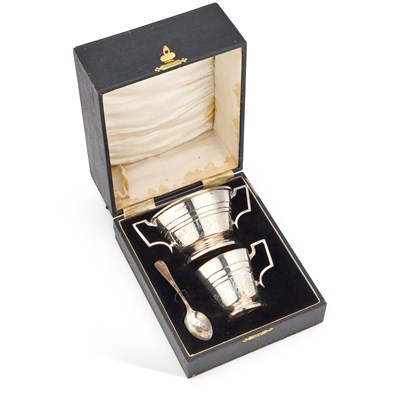 Lot 304 - A GEORGE V CHRISTENING SET