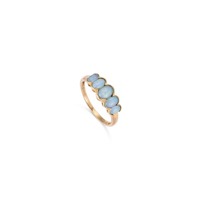 Lot 472 - A 9 CARAT GOLD OPAL TRIPLET FIVE STONE RING