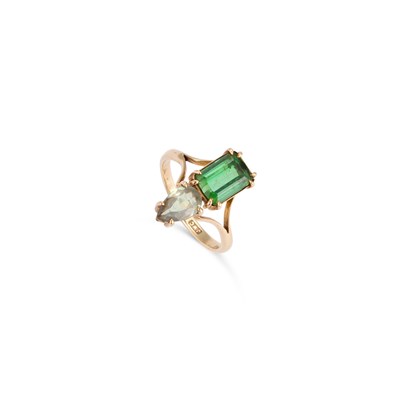 Lot 465 - A 9 CARAT GOLD GREEN TOURMALINE AND GREEN SAPPHIRE RING