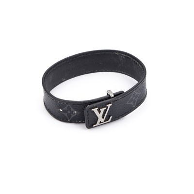 Lot 391 - LOUIS VUITTON: A LV SLIM BRACELET