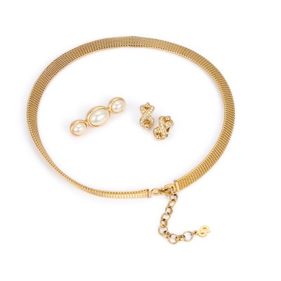 Lot 393 - CHRISTIAN DIOR: A GROUP OF GOLD TONE JEWELLERY