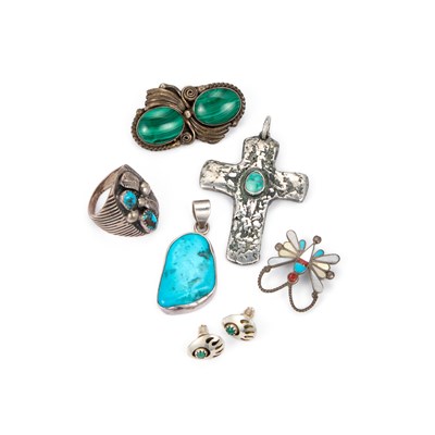 Lot 445 - A GROUP OF NATIVE AMERICAN NAVAJO JEWELLERY