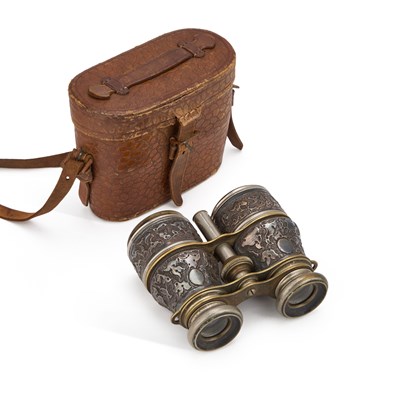 Lot 358 - A PAIR OF VICTORIAN SILVER-MOUNTED OPERA GLASSES